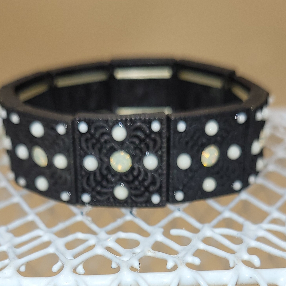 Elegant Black and White Bracelet